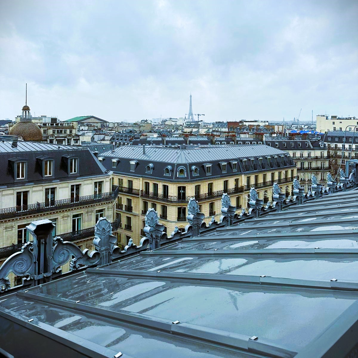 sur les toits de Paris