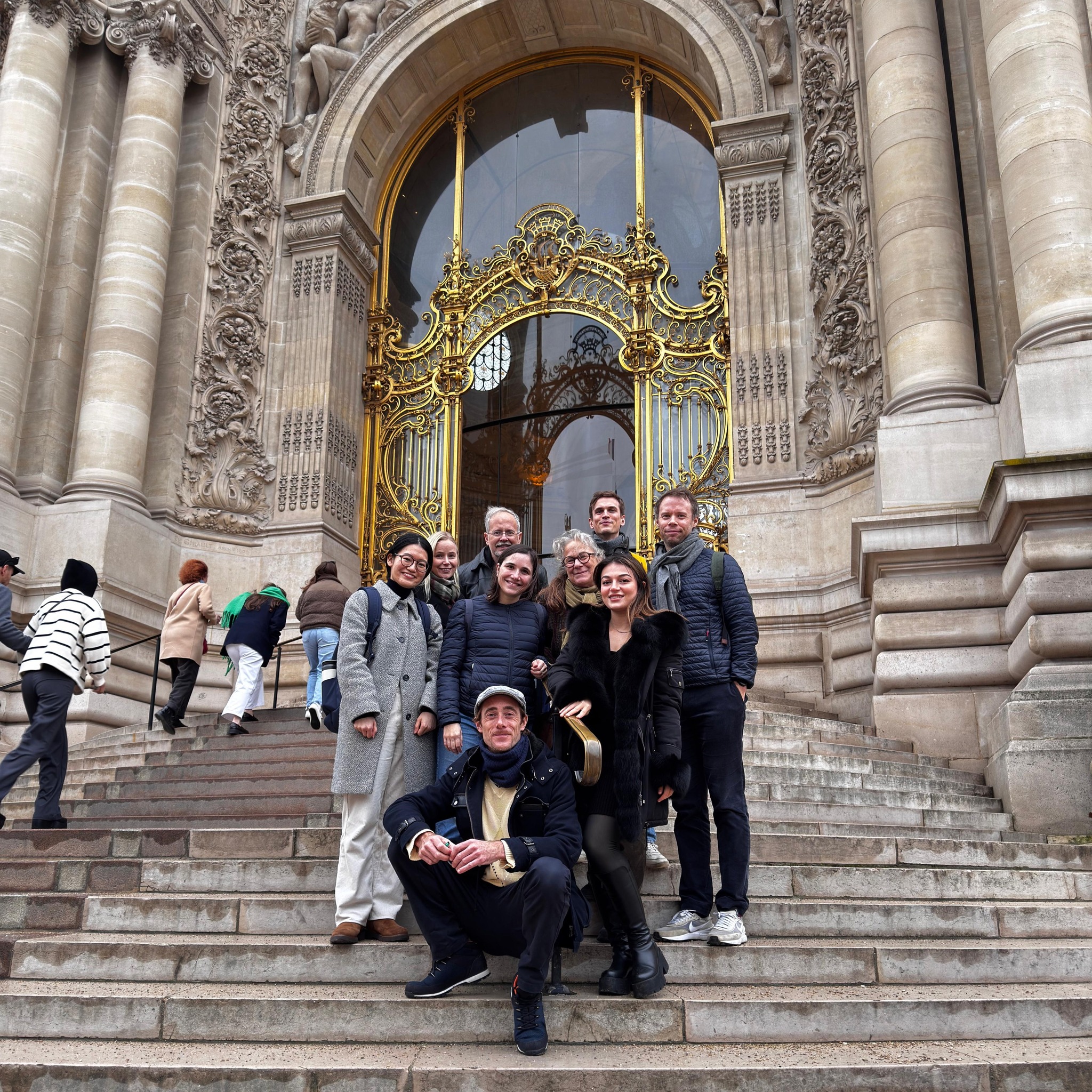 Devant le Petit Palais