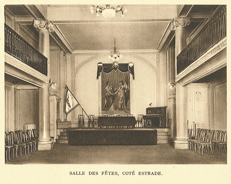 La salle des fêtes de l'Ecole Suisse dans les années 1930