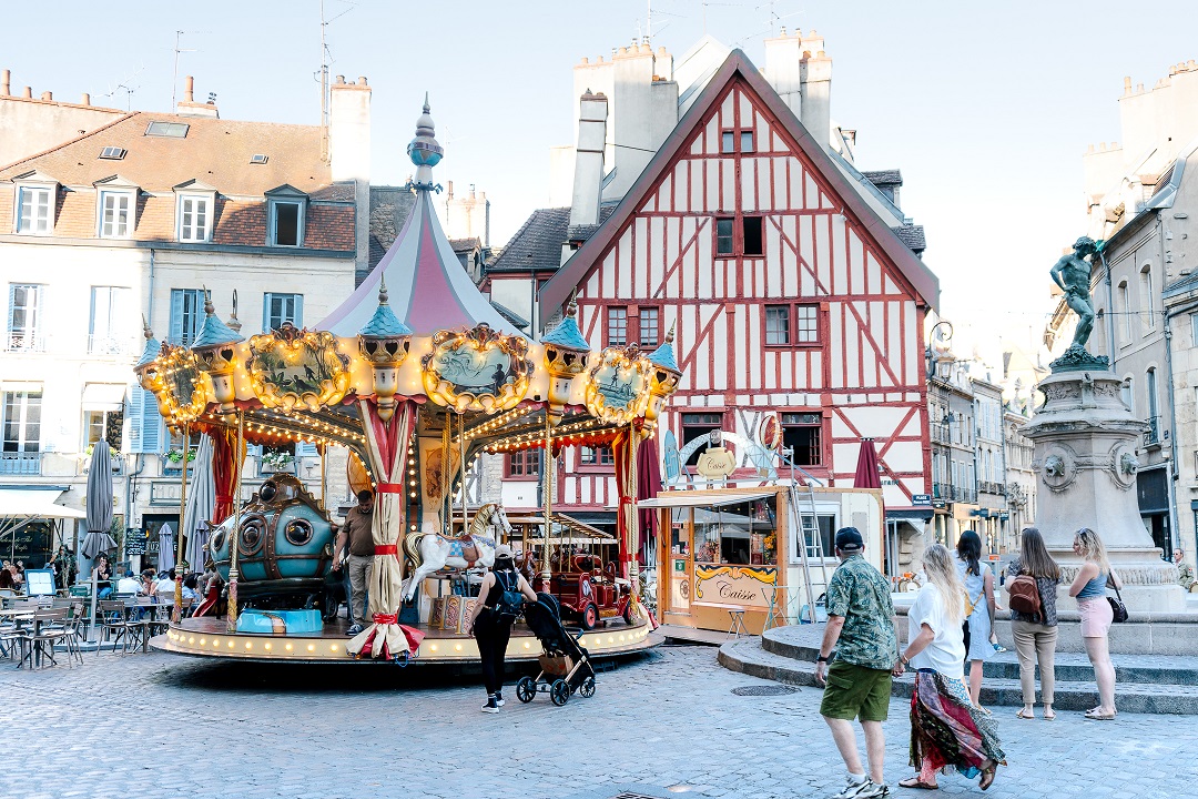 photo de la place François Rude ou place du Bareuzai à Dijon