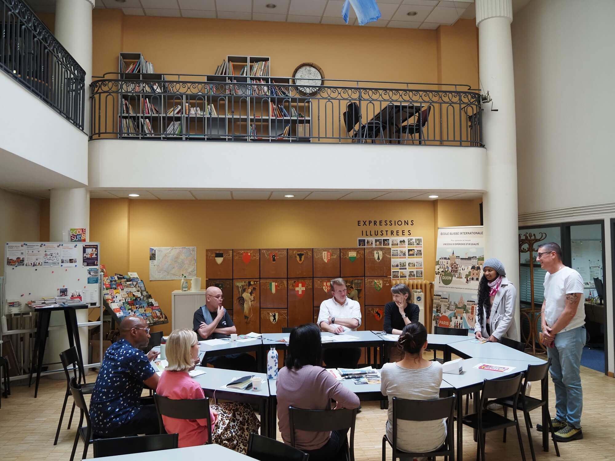Photo of the large break room at the École Suisse Paris